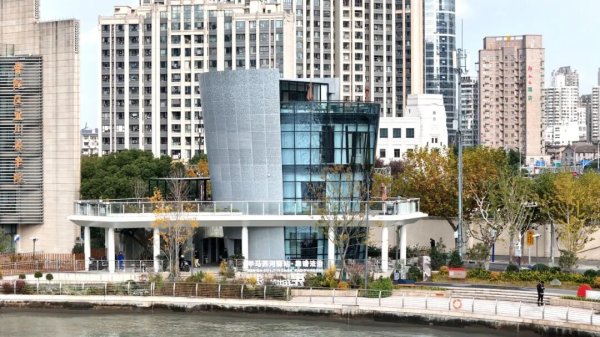 宝融配资 1.3万人次打卡、90多场普法宣传……“半马苏河”法治驿站火出圈